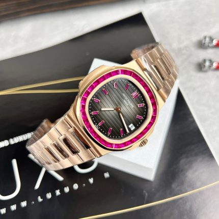 Patek Philippe Nautilus 5723 Gray Dial With Red Ruby Replica 1:1 Watch 40mm