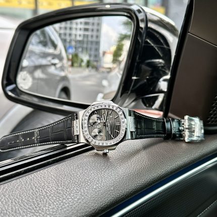 Patek Philippe Nautilus 5724G Replica Watch Grey Dial With Stone Bezel 40mm