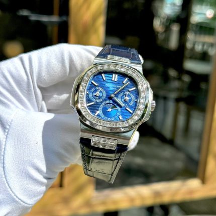 Patek Philippe High End Watch Replicas Nautilus 5740G Diamond   Blue Dial Best Quality 40mm