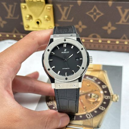 Hublot Classic Fusion Titanium Replica Watches Black Dial Weight 84 Grams Super Light JJZ Factory 42mm