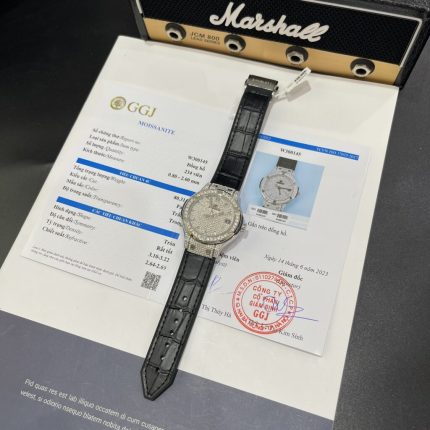 Hublot Replica 11 Watch Classic Fusion Full Diamond Moissanite 38mm