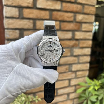 Hublot Replica 1:1 Watch Classic Fusion Titanium With Full Diamond 42mm
