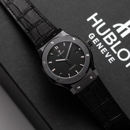 Hublot Classic Fusion Replica Watch Ceramic Carbon Dial Leather Strap GS Factory 42mm